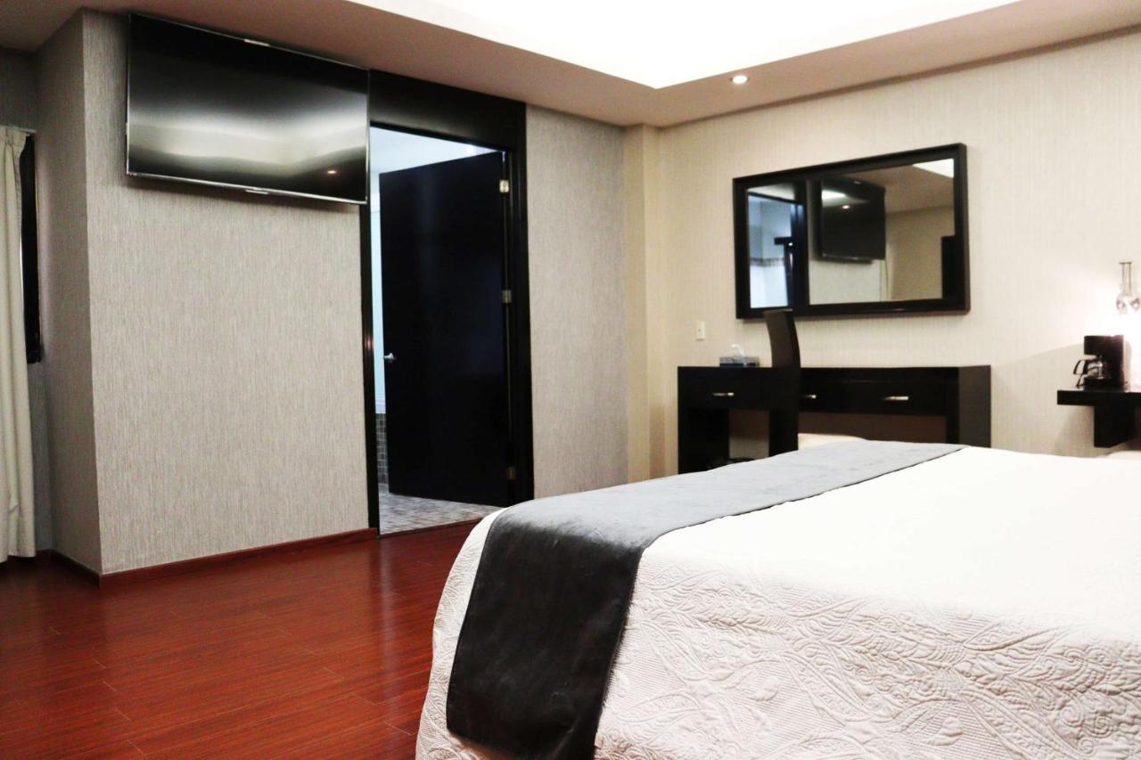 Wyndham Garden Aguascalientes Hotel & Casino Esterno foto