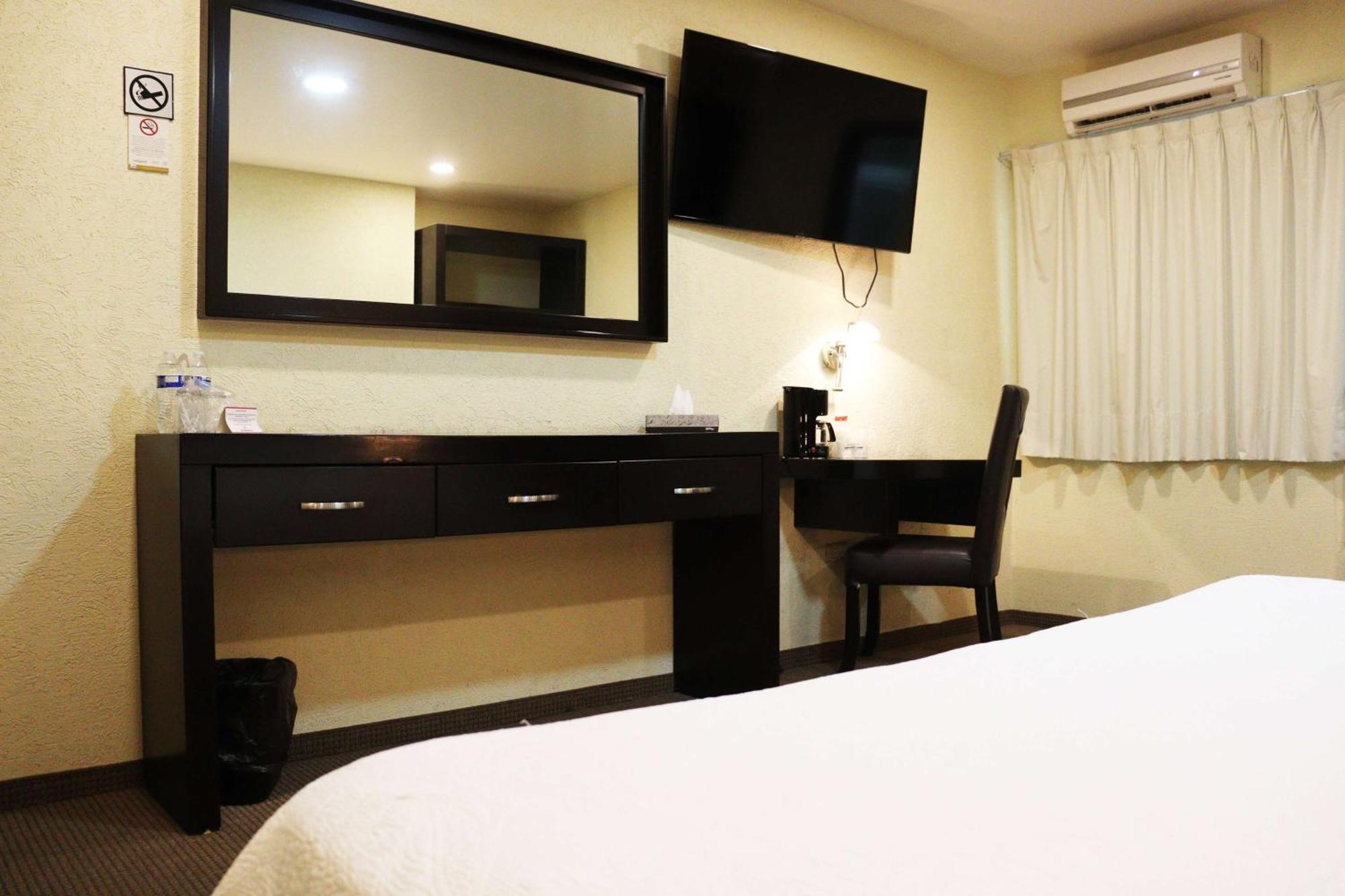Wyndham Garden Aguascalientes Hotel & Casino Esterno foto