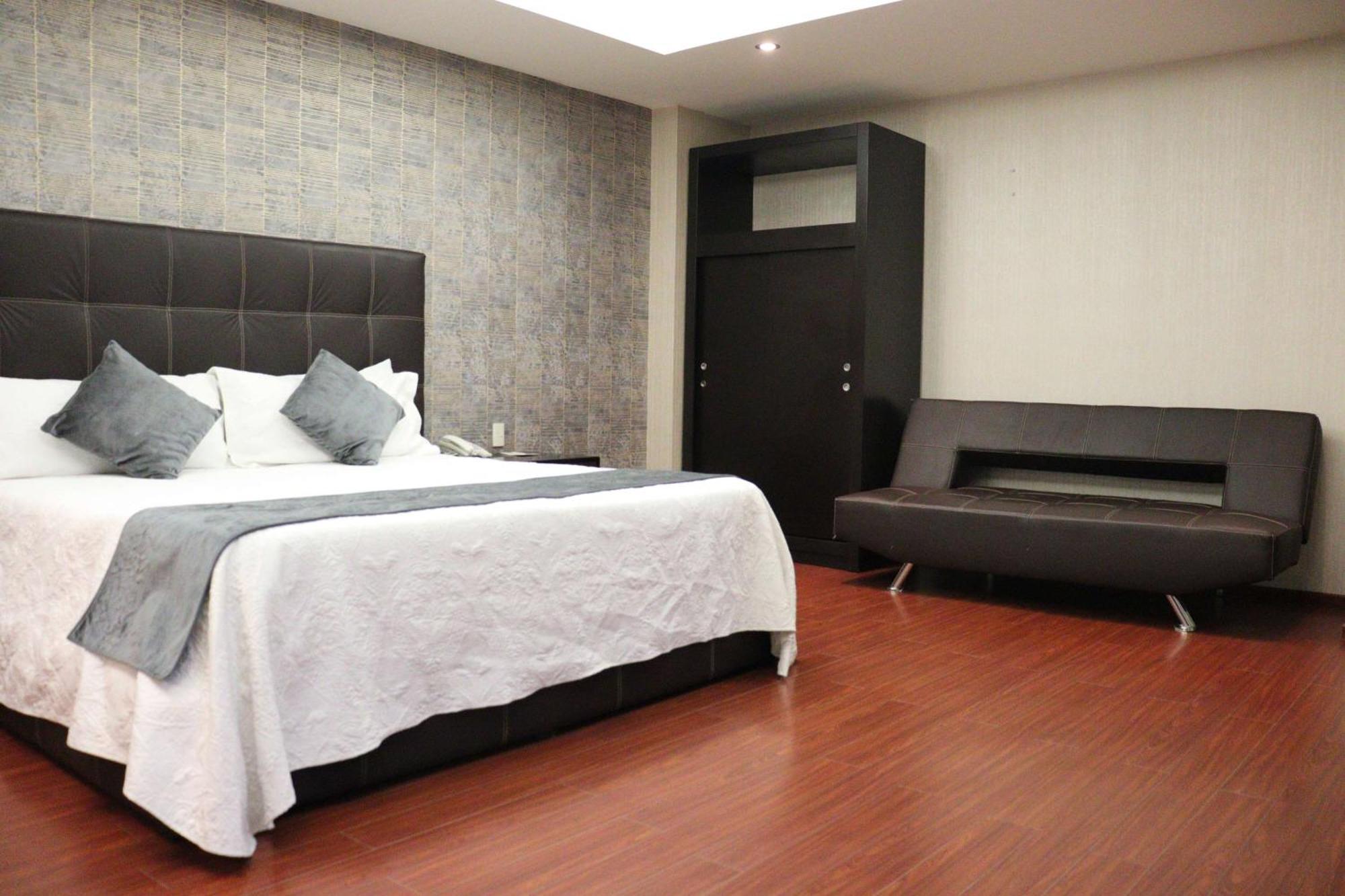 Wyndham Garden Aguascalientes Hotel & Casino Esterno foto