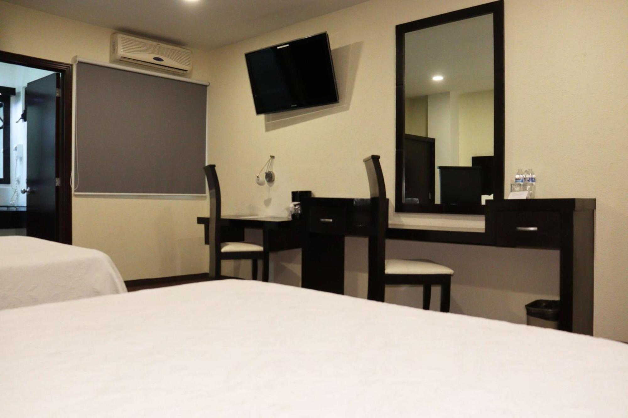 Wyndham Garden Aguascalientes Hotel & Casino Esterno foto