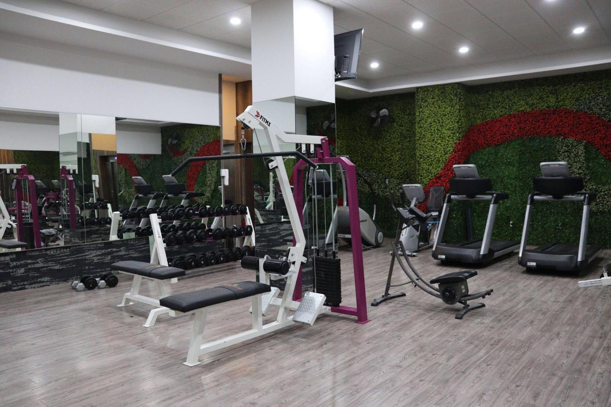 Wyndham Garden Aguascalientes Hotel & Casino Esterno foto