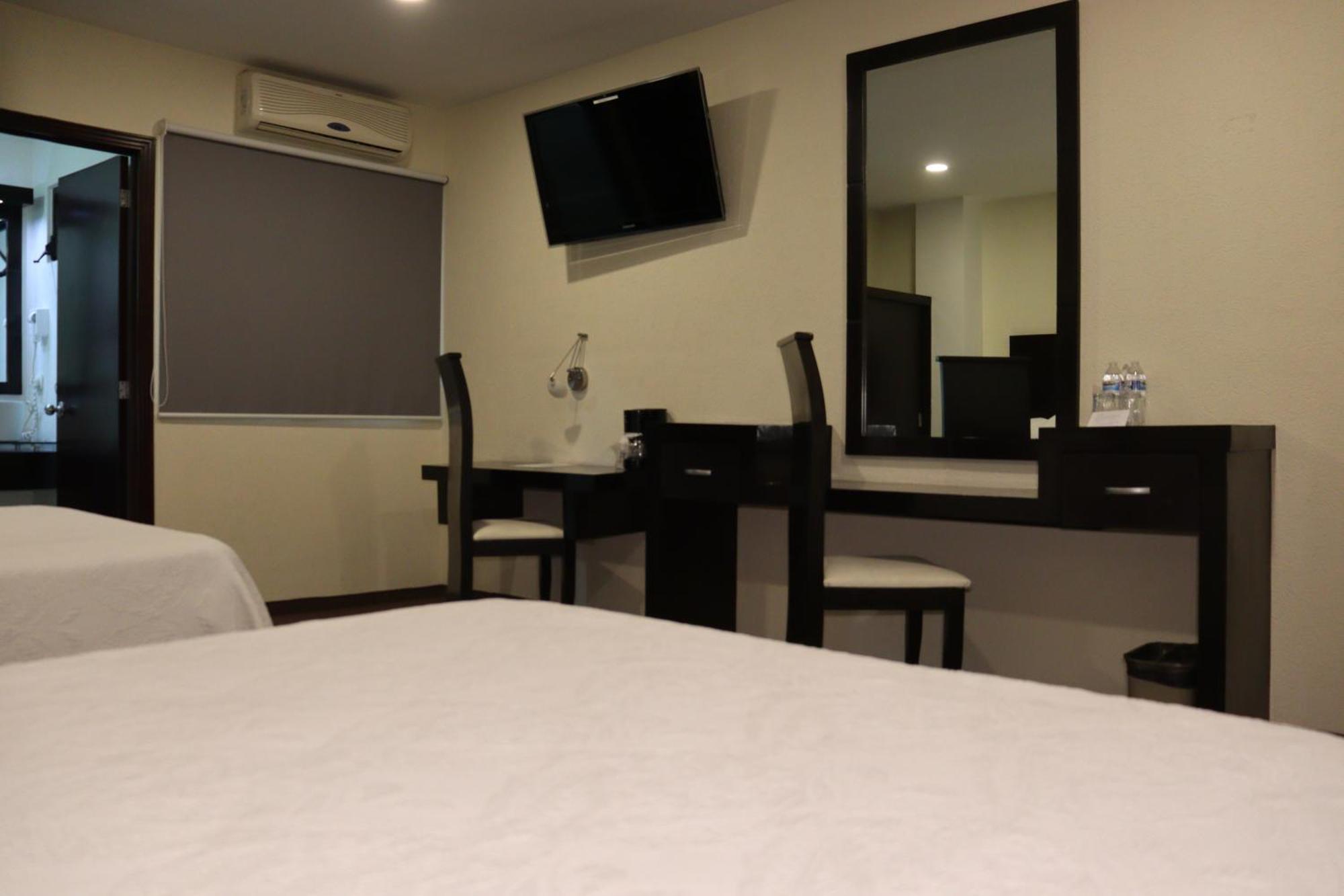 Wyndham Garden Aguascalientes Hotel & Casino Esterno foto