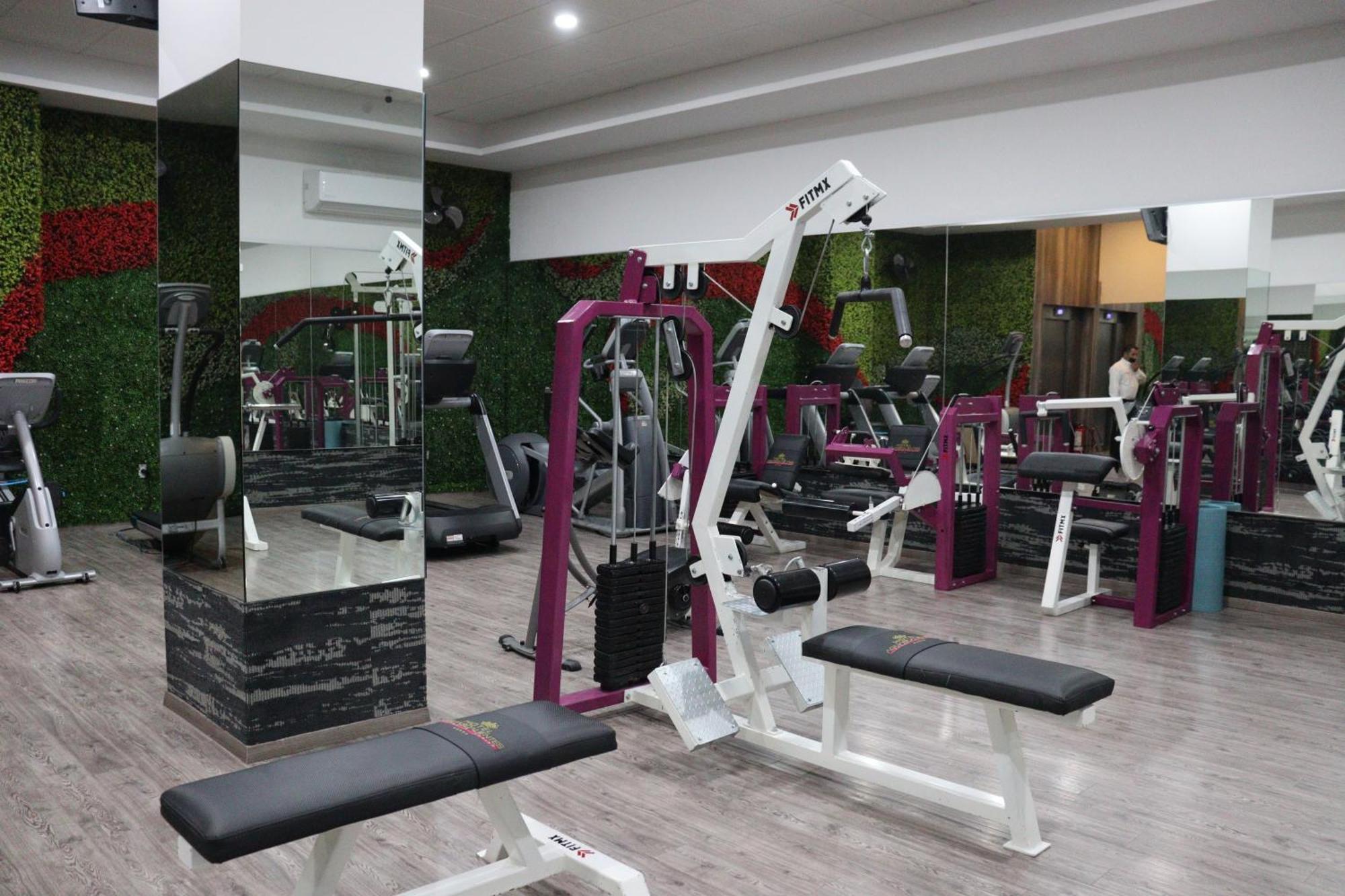 Wyndham Garden Aguascalientes Hotel & Casino Esterno foto